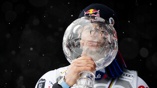 Das Objekt der Begierde: Die grosse Kristallkugel, die man für den Triumph im Gesamtweltcup erhält