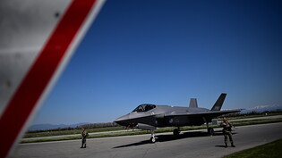 100'000 Unterschriften für die Initiative gegen die Beschaffung des US-Kampfjets F-35 sind bereits gesammelt worden. (Archivbild)