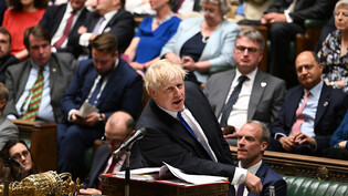 dpatopbilder - HANDOUT - Das vom britischen Parlament zur Verfügung gestellte Foto zeigt Boris Johnson, Premierminister von Großbritannien, der im britischen Unterhaus bei der wöchentlichen Fragestunde «Prime Minister's Questions» (Fragen an den…