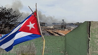Das Feuer im kubanischen Treibstofflager konnte gelöscht werden. Die Bilanz des Unglücks lautet derzeit zwei Tote, 14 Vermisste und 132 Verletzte. (Archivbild)