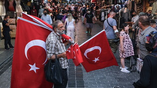 Ein türkischer Strassenverkäufer in der Touristenmetropole Istanbul. (Archivbild)