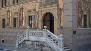 Sechs Kandidierende wollen als Regierungsmitglied ins Schwyzer Rathaus einziehen. (Archivbild)