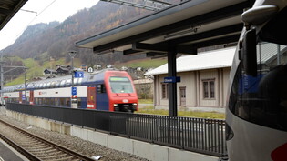 Ohne Umsteigen: Nach dem Willen der Glarner Regierung soll die S25 auch in Zukunft von Linthal nach Zürich und zurück fahren.