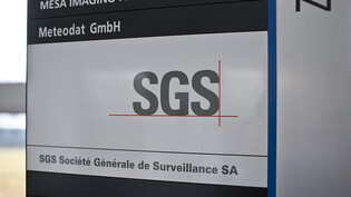 Das Logo des Warenpruefkonzerns SGS, aufgenommen am 16. April 2010 in der Firmenniederlassung in Zuerich. (KEYSTONE/Gaetan Bally)