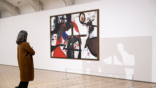 Das Gemälde "Verbrannte Leinwand 2, 1973" ist eines von 74 Spätwerken Mirós, die ab Samstag im Zentrum Paul Klee in Bern ausgestellt sind.