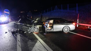 Nach Selbstunfall: Der Autofahrer wurde ins Kantonsspital Graubünden gebracht.