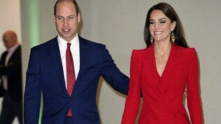 ARCHIV - Der britische Prinz William und Kate, die Prinzessin von Wales, nehmen an einer Veranstaltung zum Start der Kampagne «Shaping Us» in der BAFTA in London teil. Foto: Eddie Mulholland/DAILY TELEGRAPH Pool via AP/dpa