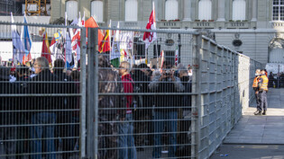 Die Stadt Bern hat einzelne Demonstrierende aufgrund der entstandenen Polizeikosten zur Kasse gebeten. (Symbolbild)