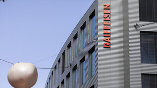 Die Raiffeisen-Gruppe hat 2022 mit einem Gewinn von gegen 1,2 Milliarden Franken abgeschlossen. (Archivbild)