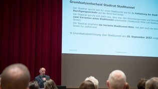 Grundsatzentscheid: Bauchef Christian Leutenegger kündigt am dritten Forum zur Ortsplanungsrevision die Abstimmung über den Stadttunnel an. 