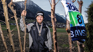 Der Höhenflug geht weiter: Nach der Silbermedaille an der Junioren-WM in Bansko feiert Skirennfahrer Fadri Janutin bei seinem Weltcupdebüt erste Punkte. 