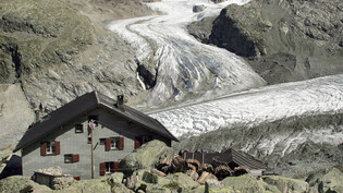 Über das ewige Eis: Bei Bergtouren über Gletscher wie den Morteratschgletscher ist Vorsicht geboten.