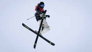Snowboard- und Freeski-Event in Laax: Andri Ragettli fliegt im Januar auf dem Crap Sogn Gion durch die Luft.