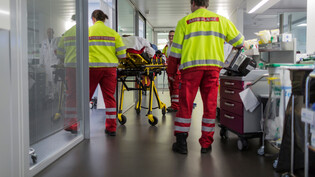 Notfallzentrum des Inselspitals Bern: Notfallstationen sind in der Schweiz stark ausgelastet.