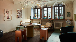 Eine Vielzahl an Positionen: An der «Nomad» im Hotel «Grace La Margna» in St. Moritz ist unter anderem die Galerie Nilufar präsent.