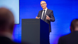 GKB-CEO Daniel Fust anlässlich der Jahresabschlussmedienkonferenz im GKB-Auditorium in Chur.