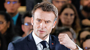 Legt härtere Bandagen an: Frankreichs Präsident Emmanuel Macron will die Rentenreform per Artikel 49.3 der Verfassung durchsetzen.