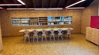 Valchava: Im ehemaligen Gemeindesaal befinden sich alle Materialien der Biblioteca Jaura, die nun Bestandteil der Società Bibliotecas da la Val Müstair sind. 