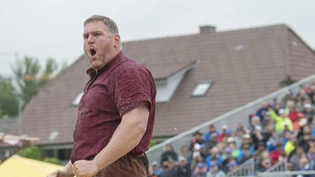 Christian Stucki konnte sich am Emmentalischen Schwingfest als Festsieger feiern lassen