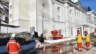 Die Feuerwehr Davos brachte einen Brand im Hotel Belvédère schnell unter Kontrolle.
