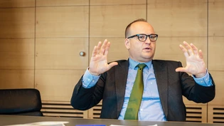 Stadtpräsident Martin Stöckling sieht im Event-Schiff «mehr Positives als Negatives».