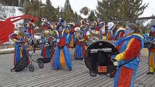 Über 500 Guggenmusiker werden in Savogning auftreten.