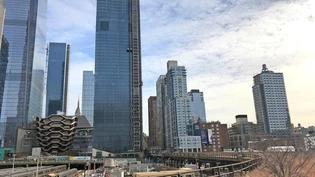 Die Türme der Hudson-Yards-Überbauung thronen über «The Vessel» und den Abstellgeleisen der «Long Island Rail Road». Dahinter steht das Empire State Building, eines der «alten» Wahrzeichen der Stadt und von 1931 bis 1972 das höchste Gebäude der Welt.  