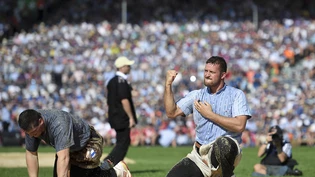 Marcel Mathis jubelt nach seinem Sieg gegen Patrick Schenk im 8. Gang am Eidgenössischen Fest in Zug