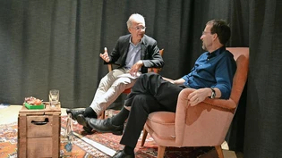 Angeregte Diskussion: Hans Rickli (links) und Thomas Wallimann im Dialog zu Leben und Sterben.