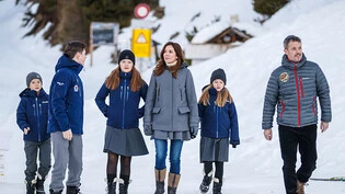 Royaler Besuch in der Schweiz: Für die vier Kinder des dänischen Kronprinzen Frederik und von Kronprinzessin Mary ist eine zwölfwöchige Schulzeit in der Schweiz angebrochen.