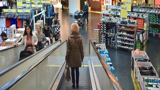 Nach den Festtagen die Rabattschlacht: Das Weihnachtsgeschäft verlief zufriedenstellend, zum Start ins neue Jahr versuchen die Geschäfte im Rapperswiler Sonnenhof die Verkäufe mit Aktionen anzukurbeln.