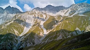 Hoch gelegen und teils karg: Die Alpenlandschaft im Schweizerischen Nationalpark mit dem Piz Murters und dem Piz Dal Botsch zwischen Il Fuorn und  dem Ofenpass.
