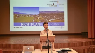 Langfristiges Projekt: Gemeindepräsidentin Daniela Brunner Gmür stellt den neuen Kaltbrunner Richtplan vor.Bild Markus Timo Rüegg