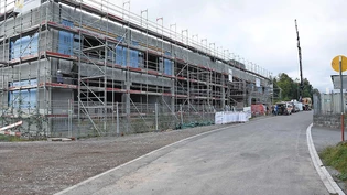 Ort des Einbruchs: Die Baustelle an der Engelhölzlistrasse in Jona. Bild Kapo SG