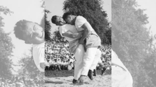 Zwischendurch gut gekämpft: Peter Jutzeler (re) kann sich am Kilchberger-Schwinget 1962 gegen Schwingerkönig Max Widmer wehren.