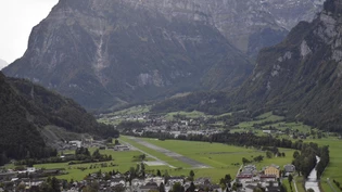 Das vorgesehene Festgelände beim Flugplatz Mollis.