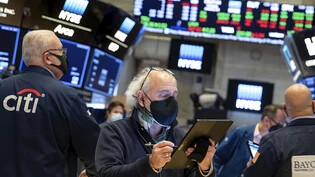 An den weltweiten Finanzmärkten steigt die Nervosität unter Anlegern und es sinken die Kurse. Konjunktursorgen und die Angst vor Verwerfungen an den Börsen belasteten zum Monatsende auch den Handel mit Schweizer Aktien.(Symbolbild)