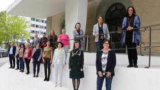 Frauenpower: Die Gemeindepräsidentinnen des Kantons Graubünden sprachen mit Regierungsrat Christian Rathgeb über ihre politischen Werdegänge und Frauenförderung in der Kommunalpolitik.