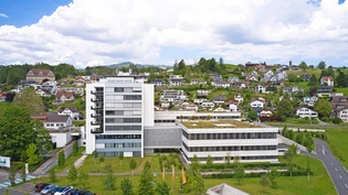 Zunehmender Druck: Im Uzner Spital Linth zeichnen sich wegen der angespannten Lage um Corona herausfordernde Wochen ab.  