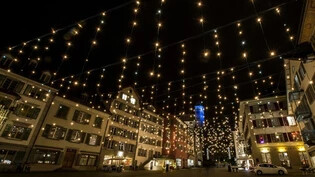 Advent in Zeiten der Energiekrise: Die Gemeinden im Linthgebiet wollen mitreduzierter Weihnachtsbeleuchtung ein Zeichen setzen.