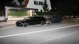 Unfall: Auf der Masanserstrasse in Chur kam es Dienstagnacht zu einem Auffahrunfall zwischen zwei Autos. 
