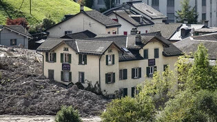 30 Personen sind nach den verheerenden Erdrutschen Ende August in Schwanden GL immer noch evakuiert. Weiteres Material droht abzurutschen. (Archivbild)