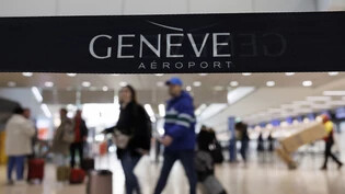 Ein von der Piste abgekommener Privatjet hat den Flugbetrieb in Genf zum Erliegen gebracht. (Symbolbild)