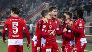 Thun gewinnt das Nachtragsspiel der 16. Challenge-League-Runde gegen Bellinzona und schliesst in der Tabelle zu Leader Sion auf