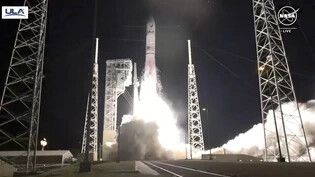 In diesem Handout, das aus einem NASA-Video stammt, startet die Rakete vom Typ «Vulcan Centaur» vom Weltraumbahnhof Cape Canaveral. Foto: Uncredited/NASA/AP - ACHTUNG: Nur zur redaktionellen Verwendung und nur mit vollständiger Nennung des vorstehenden…
