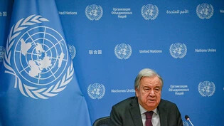 António Guterres, Generalsekretär der Vereinten Nationen (UN), spricht mit Journalisten über seine Prioritäten für 2024. Die Vereinten Nationen sind skeptisch, bei einer Evakuierung von Zivilisten aus der Stadt Rafah im Gazastreifen wie von Israel…