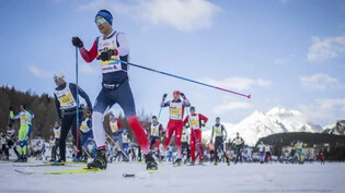Dürfen sich in diesem Jahr auf viel Schnee freuen: Langläuferinnen und Langläufer beim Engadin Skimarathon 2023.