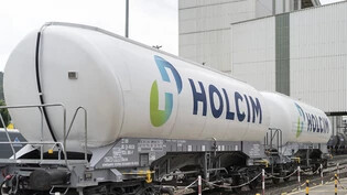 Holcim-Transportwaggon in Siggenthal: Der Konzern hat im vergangenen Jahr operativ ein Rekordergebnis verbucht. (Archivbild)