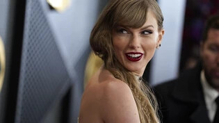 ARCHIV - Taylor Swift bei den 66. Grammy Awards. Foto: Jordan Strauss/Invision/AP/dpa
