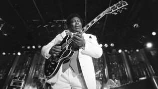 Der Bluesgitarrist B. B. King bei einem Auftritt am Montreux Jazz Festival im Jahr 1984. (Archivbild)